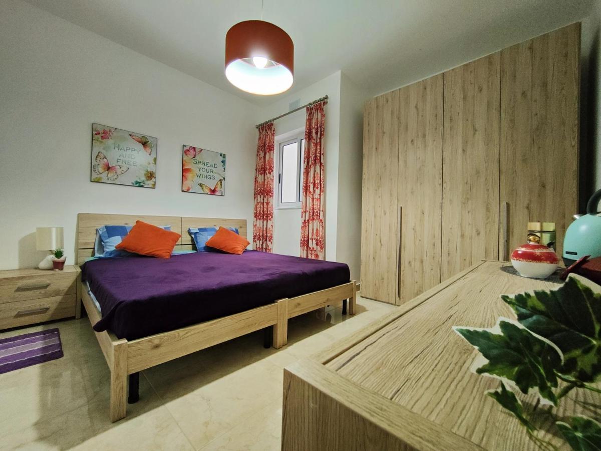 Your Room, Your Apartment, Your Shared Pool Marsalforn Exterior foto