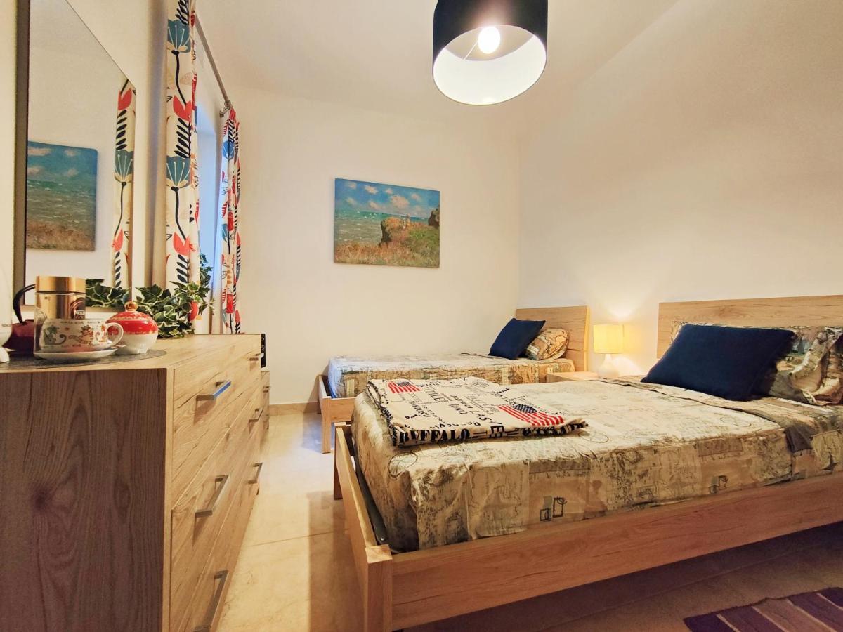 Your Room, Your Apartment, Your Shared Pool Marsalforn Exterior foto